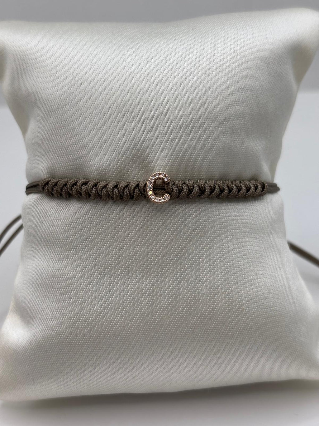 Bracciale cordino con lettera C