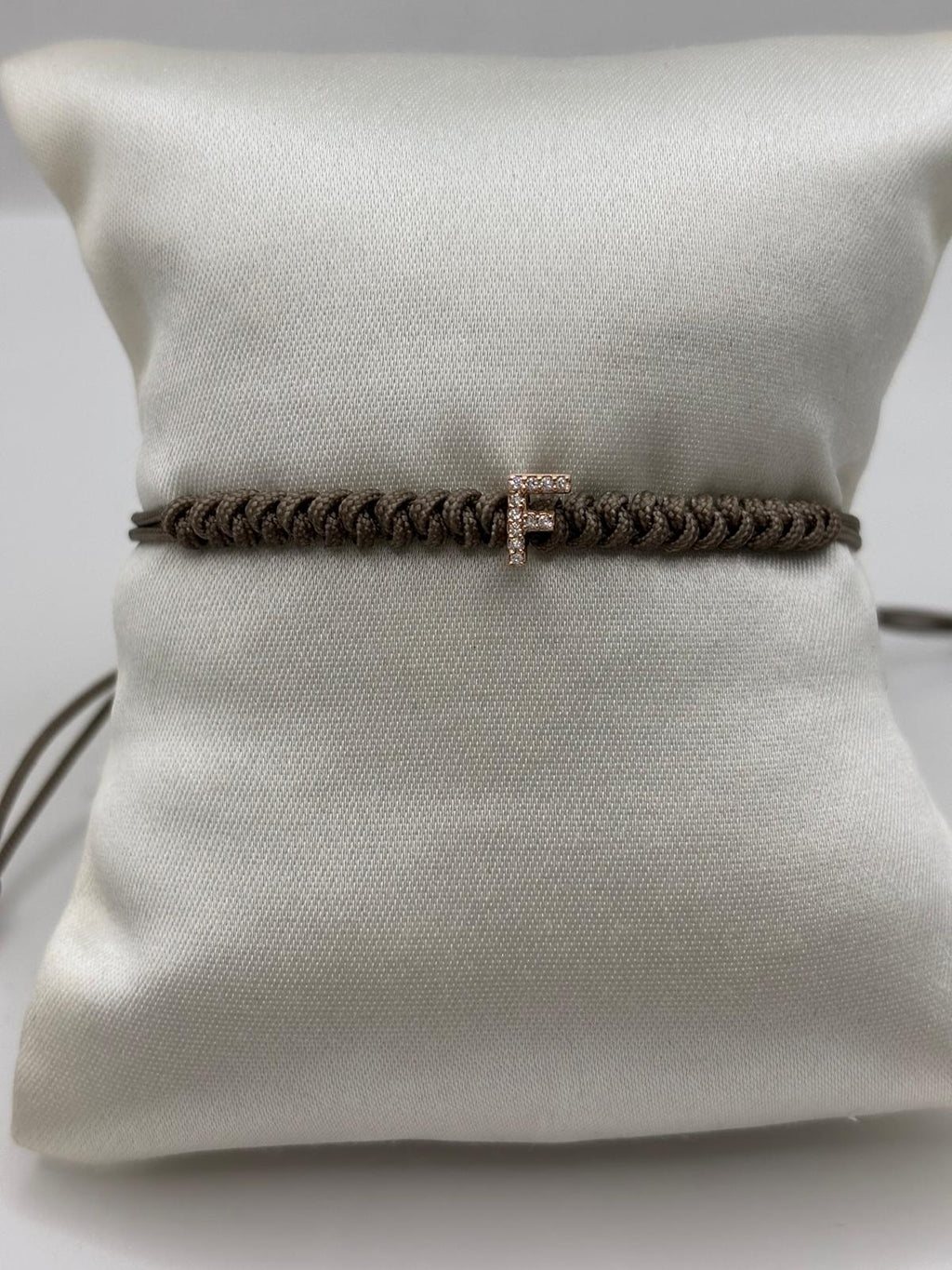 Bracciale cordino con lettera F