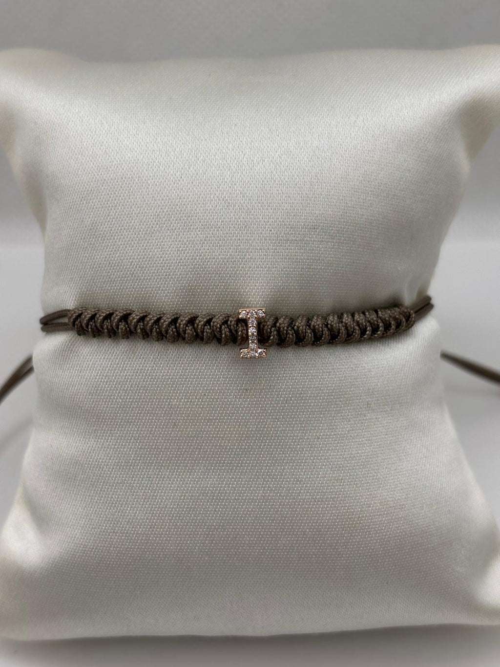 Bracciale cordino con lettera I
